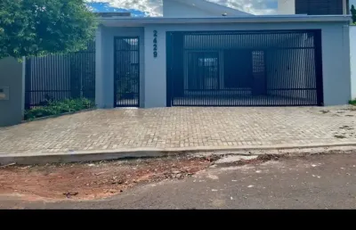 Casa nova com 6 meses do término da construção em excelente condomínio