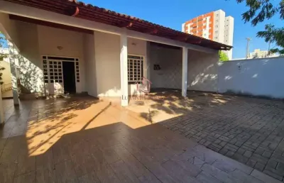 Casa com 4 quartos na 108 sul, próxima à unitins e colégios