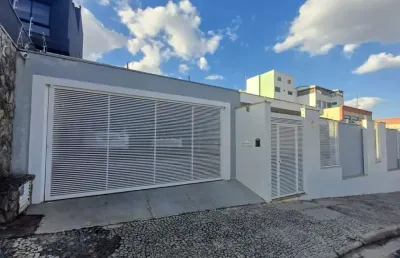 Elegante casa de vila para venda em centro com 3 quartos, sendo 1 suíte, 277m²