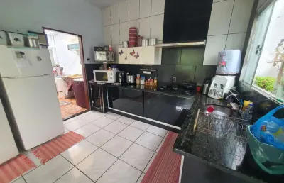 Elegante casa de vila para venda em jardim aeroporto iii com 4 quartos, sendo 1 suíte, 134m²