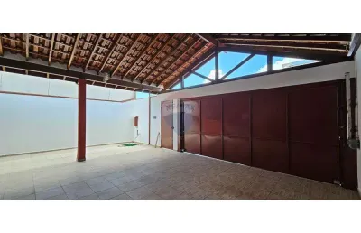 Casa à venda de 174 m², 3 dormitórios sendo 1 suítes no bairro meneghetti em franca/sp