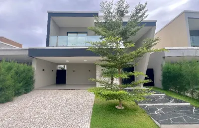 Casa nova e projeada em condomínio de luxo no eusébio! maravilhosa.