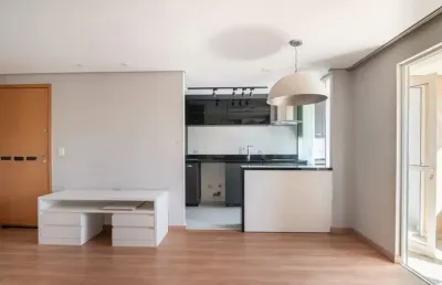 Apartamento semimobiliado com 3 quartos e 2 vagas no cabral