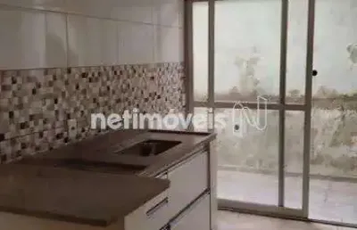 Apartamento com 2 quartos à venda na Rua Três, Monte Castelo, Contagem
