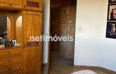 Casa com 3 quartos à venda na Rua A, Vila Militar, Contagem