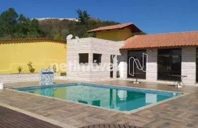 Casa com 3 quartos à venda na Rua das Araras, Solar do Madeira, Contagem