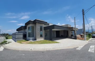 Linda casa de esquina á venda no condomínio perolas do vale
