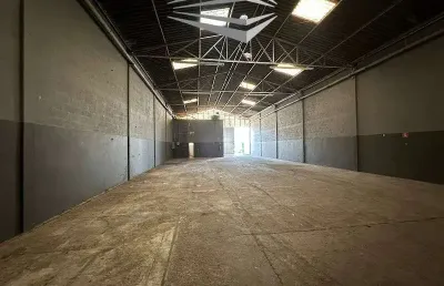 Barracão / galpão / depósito para alugar na rua tupi, jardim jurupari (fazendinha), santana de parnaíba, 550 m2 por r$ 8.000