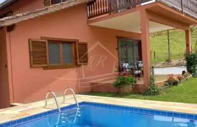 Chácara 'a venda, escritura definitiva, com 42 mil metros quadrados com 03 casas, piscina, pouso alto, natividade da serra/sp