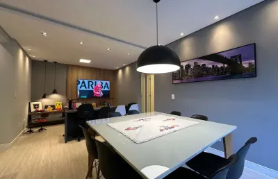 Apartamento pronto para morar | localizado no costa e silva | totalmente mobiliado, este apartamento com 2 dormitórios sendo uma suíte e 1 vaga