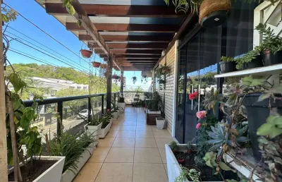 Oportunidade de negócio | ampla casa com 03 vagas de garagem | 04 dormitórios | amplo living, cozinha, sala com sacada e linda vista para cidade!