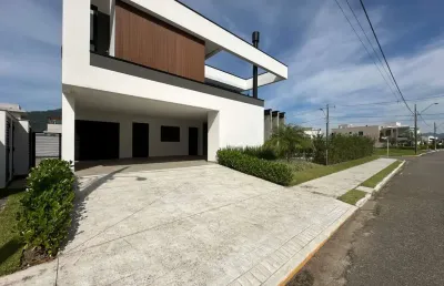 Viva agora o extraordinário! condomínio caledônia private | localizado em camboriú | tranquilidade, segurança e lazer! | analisa permuta!