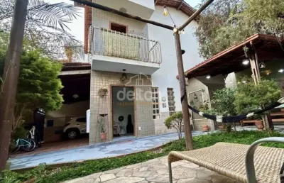 Casa com 3 quartos à venda no Centro, Governador Valadares 