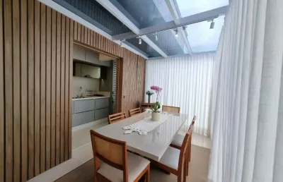 Cobertura pé na areia - 3 dor, 3 vagas, excelente terraço e área gourmet