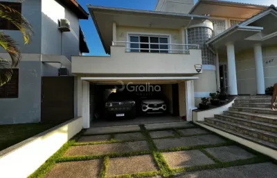 Casa com três quartos, sendo os 3 suítes - com piscina em jurerê internacional