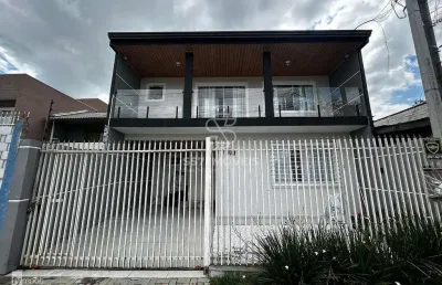Sobrado de 3 quartos com acabamentos de alto padrão no bairro ganchinho!!!