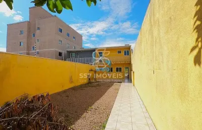 Sobrado à venda no bairro cajuru, com amplo terreno nos fundos, 03 quartos sendo uma suíte, podendo ser financiado.