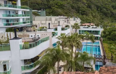 Sofisticação e exclusividade frente ao mar em bombas