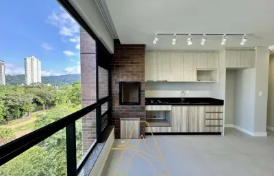 Apartamento semi-mobiliado no último andar com vista panorâmica no edifício discovery