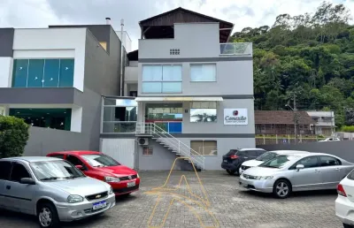 Sala comercial térrea com garagem no bairro ponta aguda