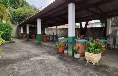Oportunidade para investidor – casa à venda no centro