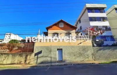 Casa comercial com 2 salas para alugar na Rua Resedá, Santa Efigênia, Belo Horizonte