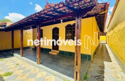 Casa com 3 quartos para alugar na Rua Vieira de Campos, Planalto, Belo Horizonte