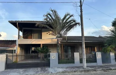 Casa com 3 quartos à venda na henrique talmann, 25, czerniewicz, jaraguá do sul por r$ 1.100.000