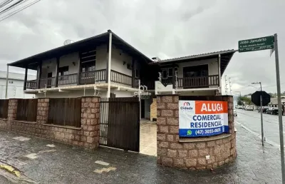 Apartamento com 2 quartos para alugar na joão januário ayroso, 3044, são luís, jaraguá do sul por r$ 2.850
