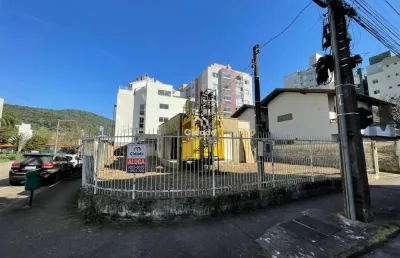 Casa com 2 quartos para alugar na rua governador jorge lacerda, 456, centro, jaraguá do sul por r$ 5.000
