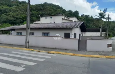 Casa com 3 quartos à venda na genoveva piseta, 293, centro, guaramirim por r$ 680.000