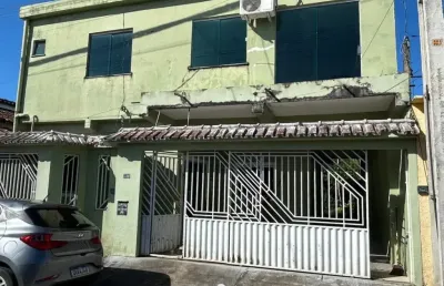 Vendo ampla casa em condomínio fechado - 04 quartos - duplex - quintal - 02 vagas