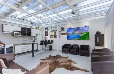 Casa com 3 quartos à venda na rua gabirobas, 32, uberaba, curitiba, 220 m2 por r$ 1.090.000