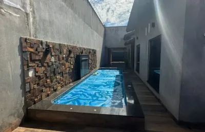 Linda casa completa com piscina no bairro flamboyant 2