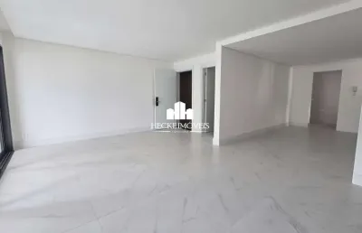Apartamento de 131m² com 3 dormitórios e 2 vagas. cabral