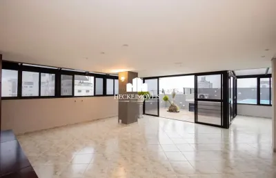 Cobertura duplex de 244m², 3 quartos, 3 vagas e piscina privativa. bigorrilho