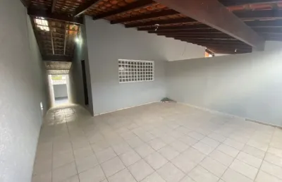 Casa à venda com 7 quartos, 3 suites, 4 vagas e 5 banheiros.