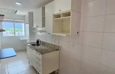 3 quartos com varanda gourmet, suíte e banheiro de serviço.