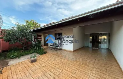 Casa com 4 quartos à venda na Rua Divinópolis, Residencial Morada do Sol, Itumbiara