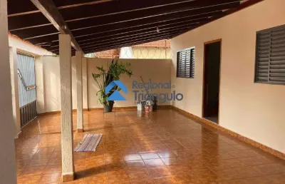 Casa com 3 quartos à venda na Rua 20, Setor Paranaíba, Itumbiara