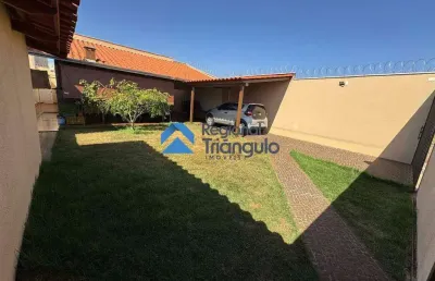Casa à venda na Avenida Maria de Almeida Cunha, Residencial Beira Rio II, Itumbiara