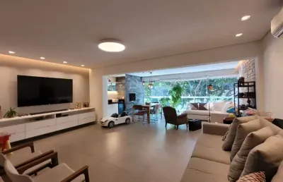 More em um apartamento reformado,  com 166 metros 3 suítes a venda no campo belo