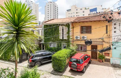 Casa com 3 quartos sendo 3 suítes  em rua fechada com portao automático na vila nova conceiçao
