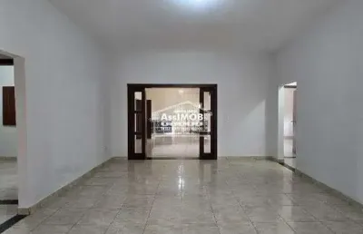 Casa ampla e confortável a venda no centro – 04 quartos com 02 suítes, arraial d´angola, paracatu-mg