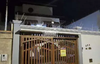 Casa - sobrado para locação, 3 garagens, na rua samuel rocha, 357 - centro, paracatu-mg
