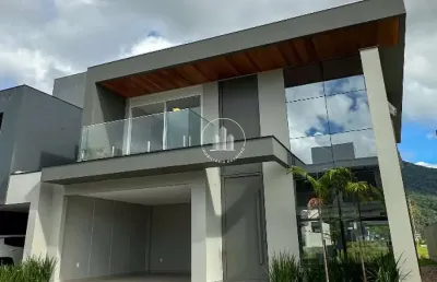 Casa com 3 quartos à venda na Avenida da Pedra Branca, 65, Pedra Branca, Palhoça