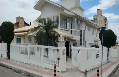 Casa com 3 quartos à venda na Rua Varese, 83, Pagani, Palhoça