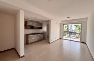 Apartamento 78m² com 2 quartos e suíte no abraão - est