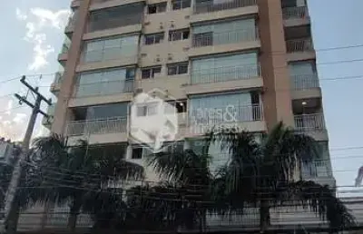 Apartamento à venda, 67m² com 2 dormitórios, com armários embutidos, ar condicionado na suíte e 1 v