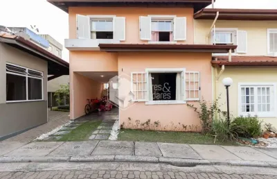 Casa em condomínio para venda com 3 quartos, sendo 1 suíte, 131m²